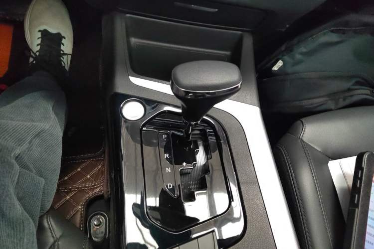 Used Soueast DX5 2019 1.5T CVT Flagship Model Gear Lever