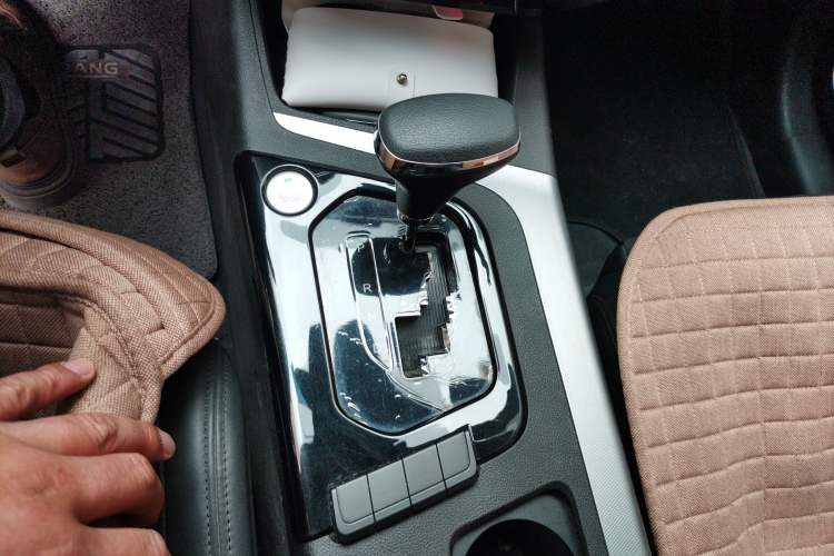 Used Soueast DX5 2019 1.5T CVT Luxury Version Gear Lever