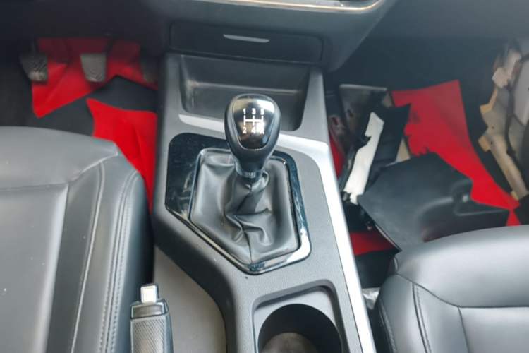 Used Soueast DX5 2019 1.5L Manual Luxury Version Gear Lever