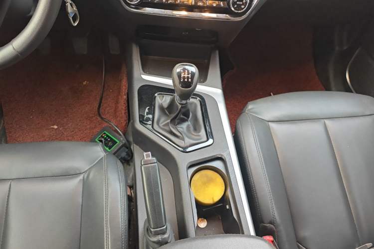Used Soueast DX5 2019 1.5L Manual Luxury Version Gear Lever
