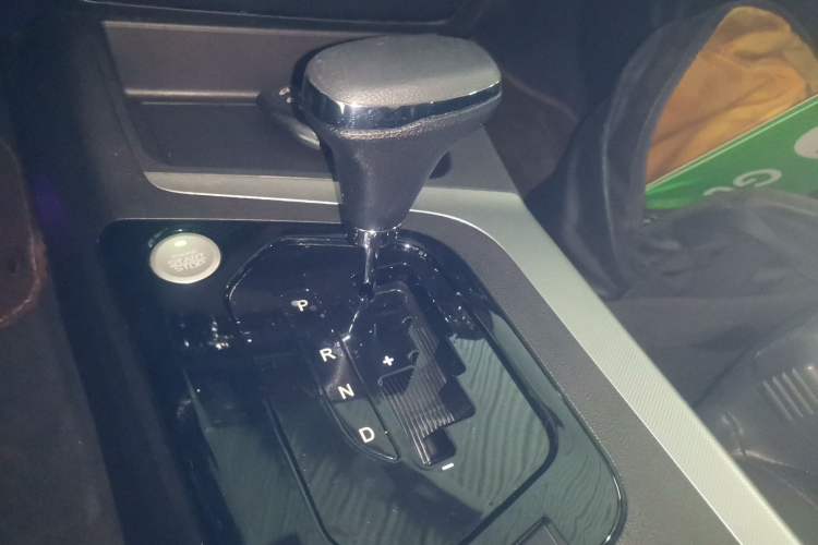 Used Soueast DX5 2019 1.5T CVT Flagship Model Gear Lever