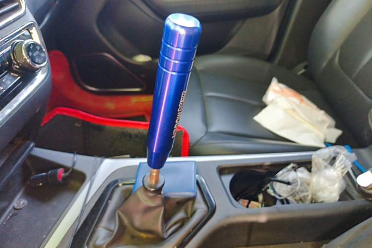 Used Soueast DX5 2019 1.5L Manual Luxury Version Gear Lever