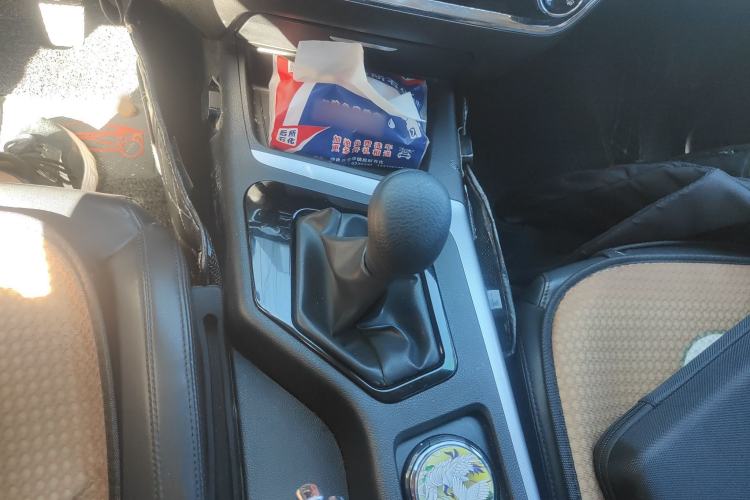 Used Soueast DX5 2019 1.5L Manual Luxury Version Gear Lever