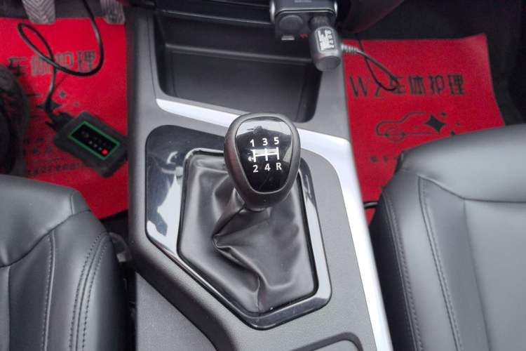 Used Soueast DX5 2019 1.5L Manual Luxury Version Gear Lever