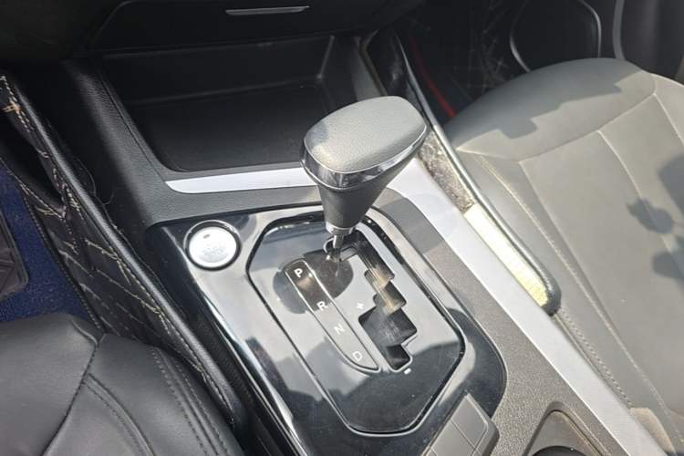 Used Soueast DX5 2019 1.5T CVT Luxury Version Gear Lever