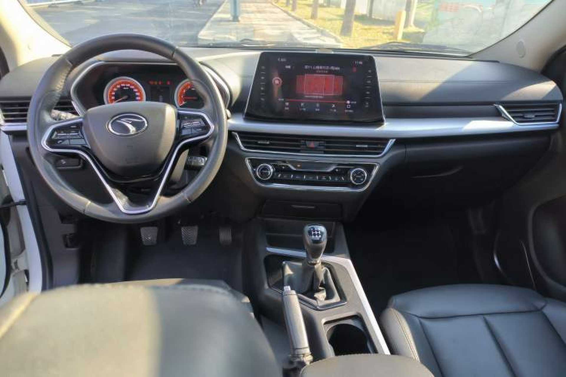 Used Soueast DX5 2019 1.5L Manual Luxury Version Interior 3