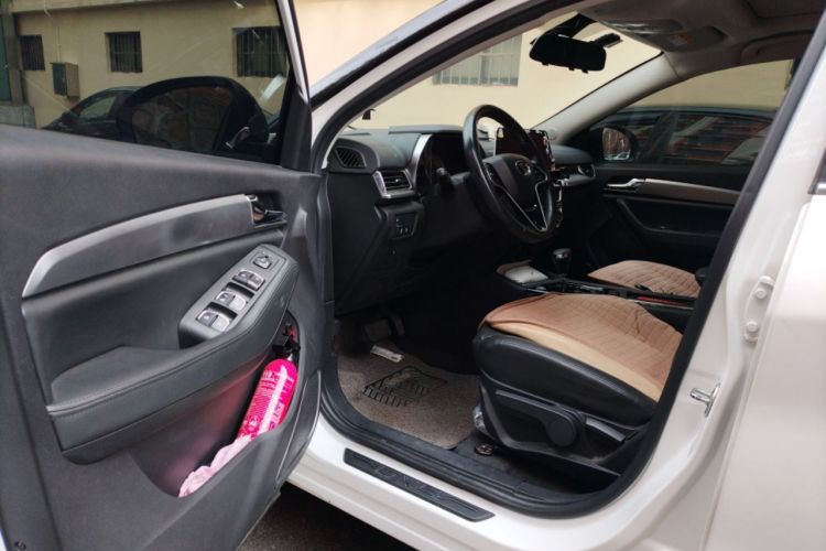 Used Soueast DX5 2019 1.5T CVT Luxury Version Interior 3