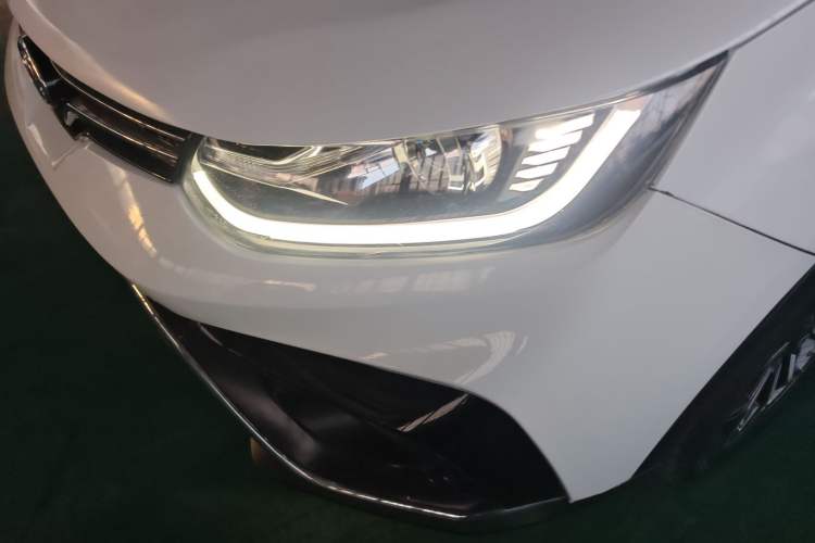 Used Soueast DX5 2019 1.5L Manual Luxury Version Left Front Headlight