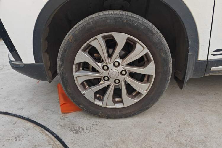 Used Soueast DX5 2019 1.5L Manual Luxury Version Left Front Wheel Hub
