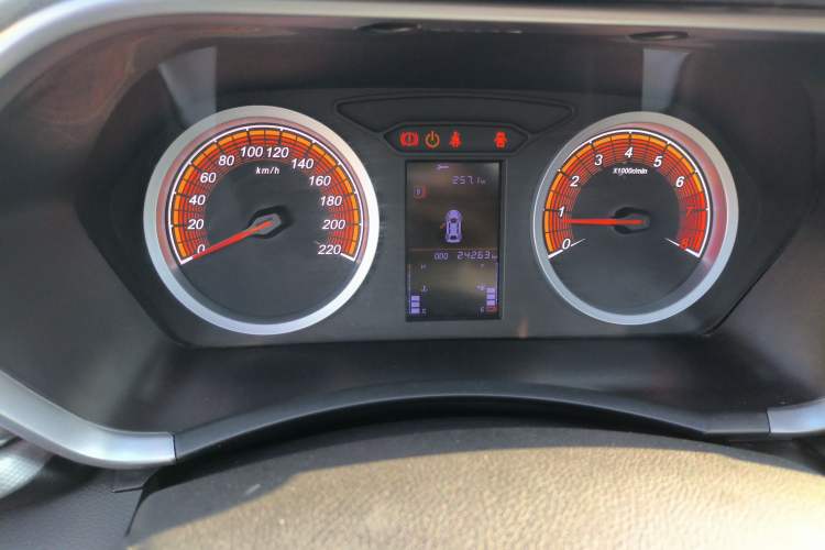 Used Soueast DX5 2019 1.5L Manual Luxury Version Odometer Close Up