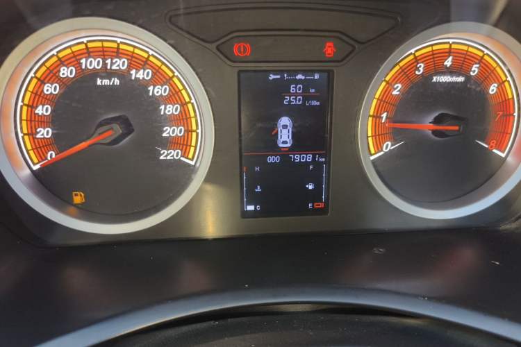 Used Soueast DX5 2019 1.5L Manual Elite Model Odometer Close Up