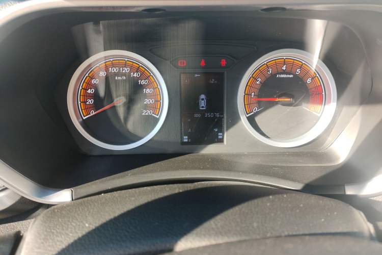 Used Soueast DX5 2019 1.5L Manual Luxury Version Odometer Close Up