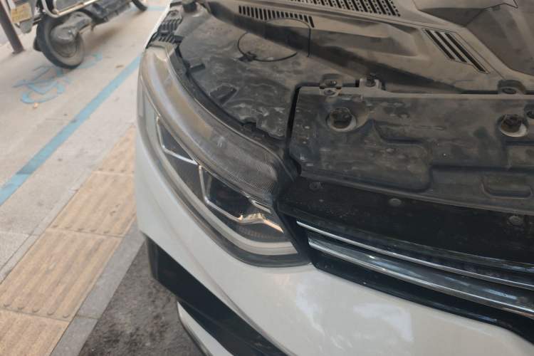 Used Soueast DX5 2019 1.5T CVT Luxury Version Right Front Headlight