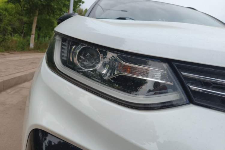 Used Soueast DX5 2019 1.5L Manual Luxury Version Right Front Headlight