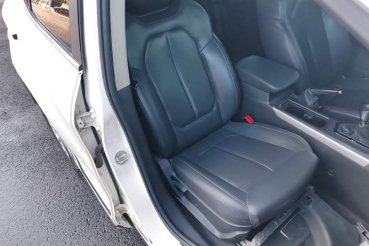 Used Soueast DX5 2019 1.5L Manual Luxury Version Right Front Seat