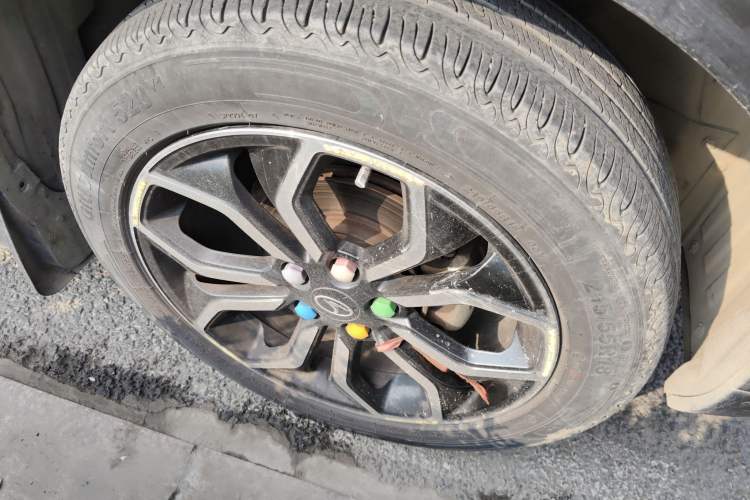 Used Soueast DX5 2019 1.5L Manual Luxury Version Right Front Wheel Hub