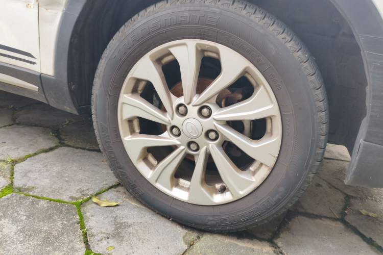 Used Soueast DX5 2019 1.5L Manual Luxury Version Right Front Wheel Hub