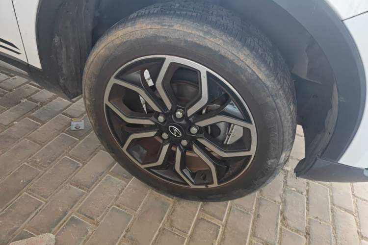 Used Soueast DX5 2019 1.5L Manual Luxury Version Right Front Wheel Hub