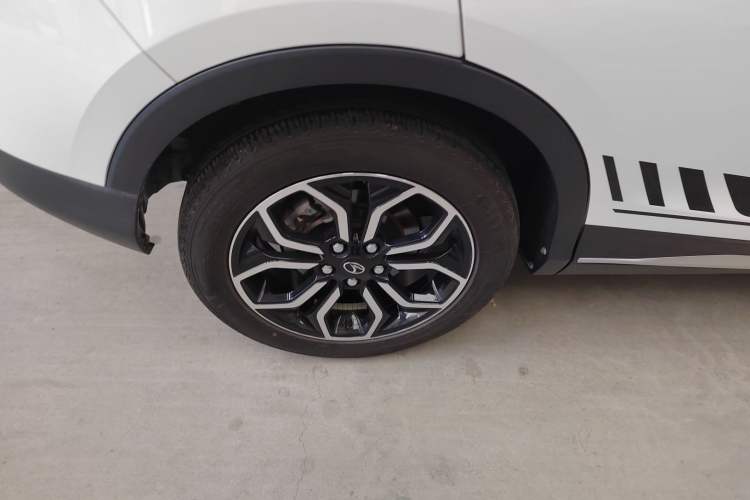 Used Soueast DX5 2019 1.5T CVT Flagship Model Right Rear Wheel Hub