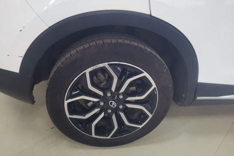 Used Soueast DX5 2019 1.5T CVT Flagship Model Right Rear Wheel Hub