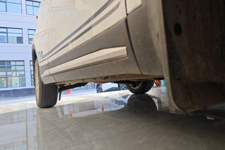 Used Soueast DX5 2019 1.5L Manual Luxury Version Right Side Sill