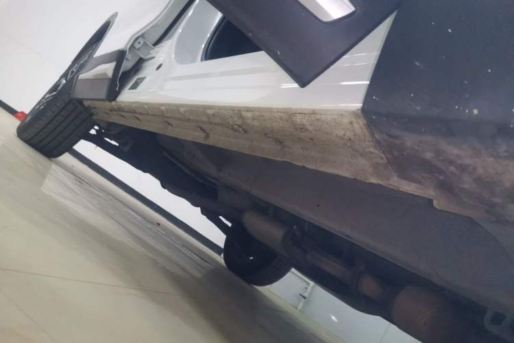 Used Soueast DX5 2019 1.5T CVT Flagship Model Right Side Sill