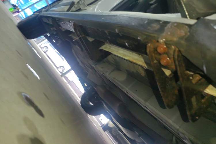 Used Soueast DX5 2019 1.5L Manual Luxury Version Right Side Sill