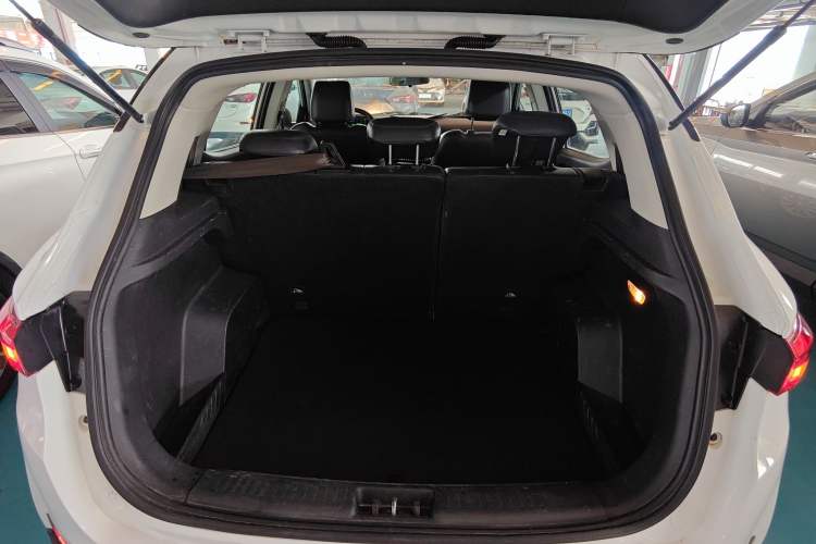 Used Soueast DX5 2019 1.5T CVT Luxury Model Trunk