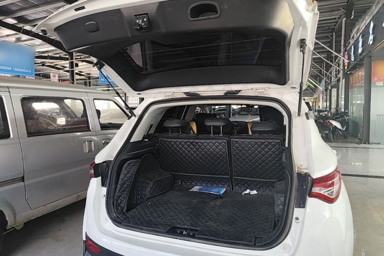 Used Soueast DX5 2019 1.5L Manual Luxury Version Trunk