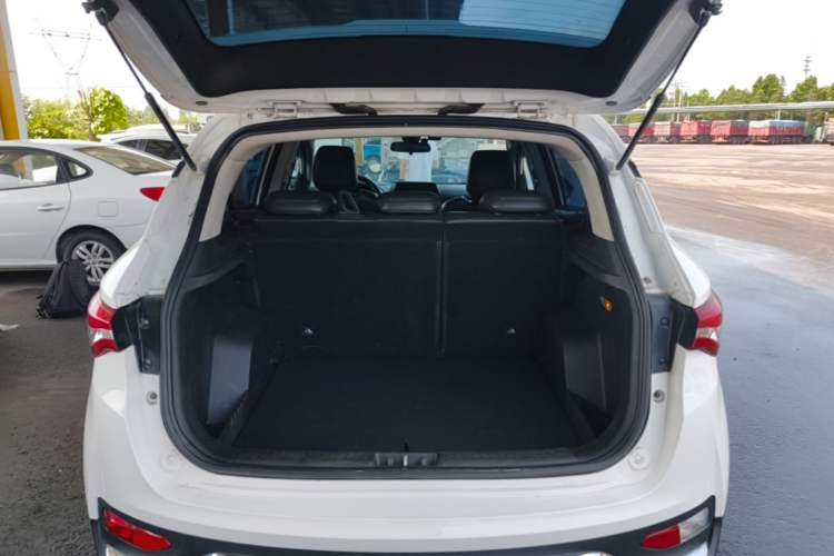 Used Soueast DX5 2019 1.5L Manual Luxury Version Trunk