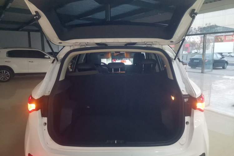 Used Soueast DX5 2019 1.5T CVT Flagship Model Trunk