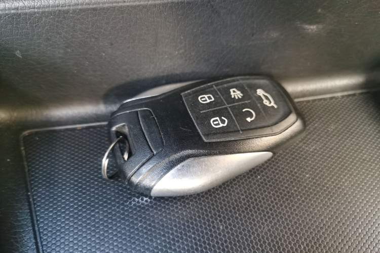 Used Soueast DX5 2019 1.5T CVT Luxury Version Vehicle Key