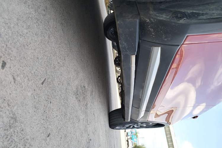 Used Soueast DX5 2021 1.5L Manual Deluxe Upgrade Version Left Side Sill