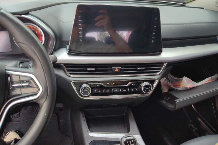Used Soueast DX5 2021 1.5L Manual Luxury Version Audio And AC Panel