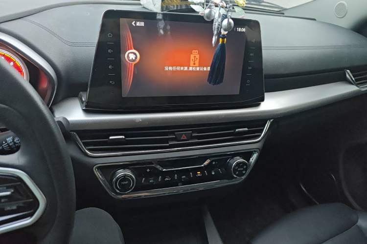 Used Soueast DX5 2021 1.5L Manual Deluxe Upgrade Version Audio And AC Panel