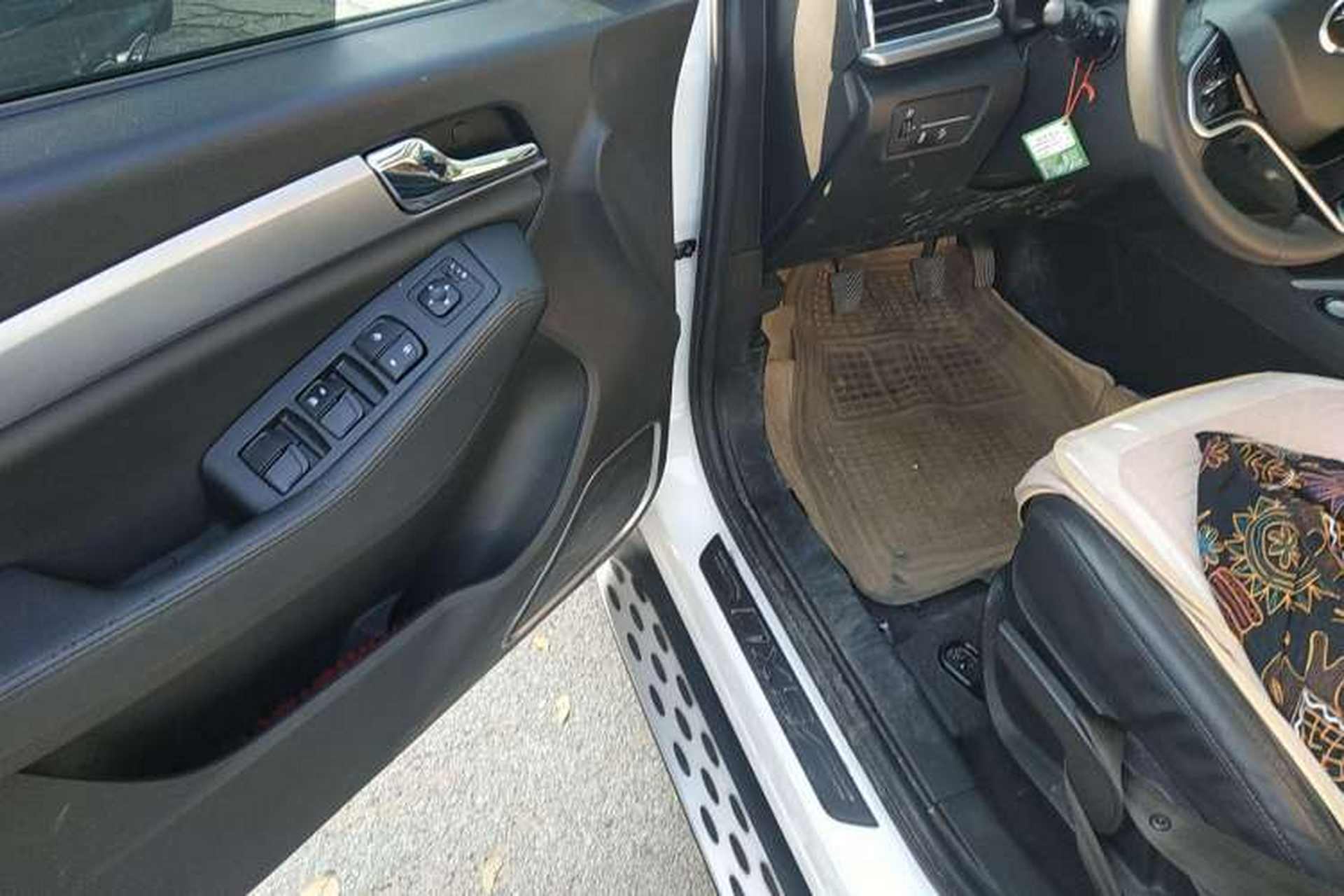 Used Soueast DX5 2021 1.5L Manual Deluxe Upgrade Version Driver Seat