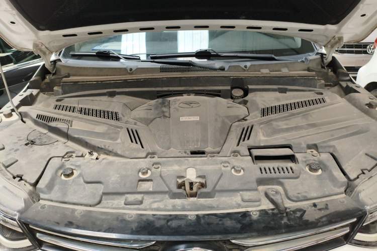 Used Soueast DX5 2021 1.5L Manual Deluxe Upgrade Version Engine Bay