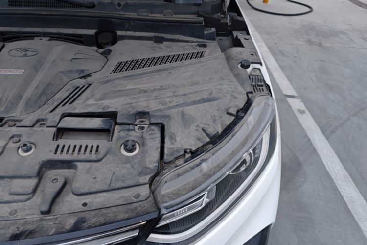 Used Soueast DX5 2021 1.5L Manual Deluxe Upgrade Version Engine Bay Left