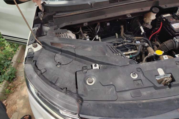 Used Soueast DX5 2021 1.5L Manual Luxury Version Engine Bay Right