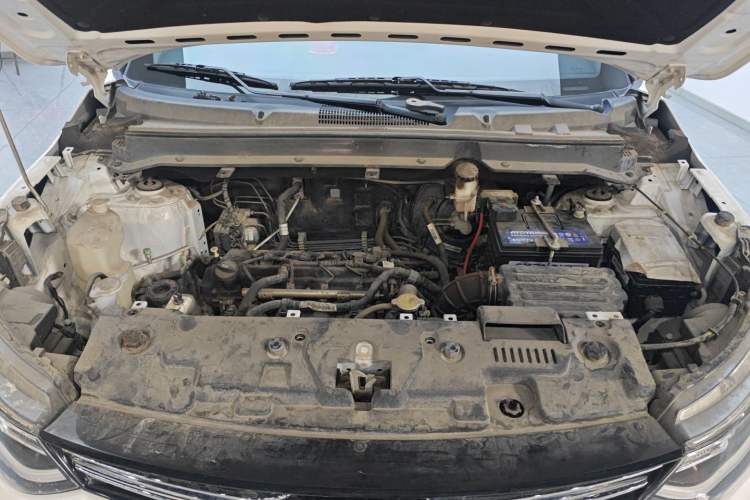 Used Soueast DX5 2021 1.5L Manual Deluxe Upgrade Version Engine Bay