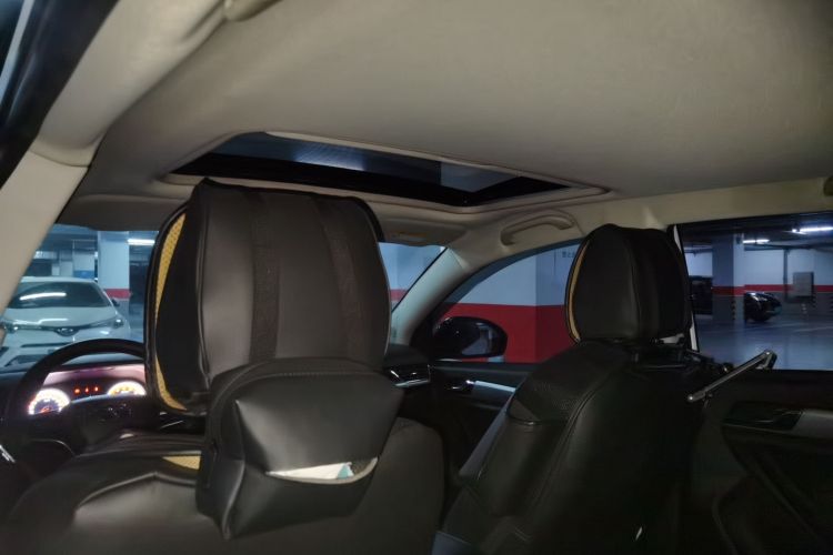Used Soueast DX5 2021 1.5L Manual Deluxe Upgrade Version Headliner