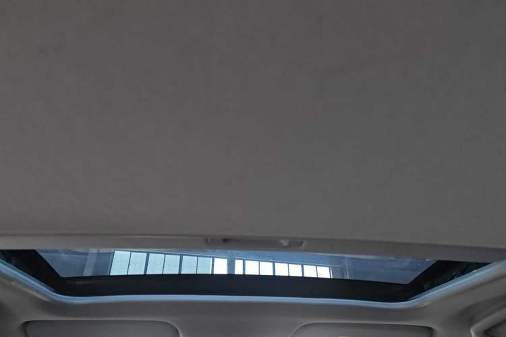 Used Soueast DX5 2021 1.5L Manual Deluxe Upgrade Version Headliner