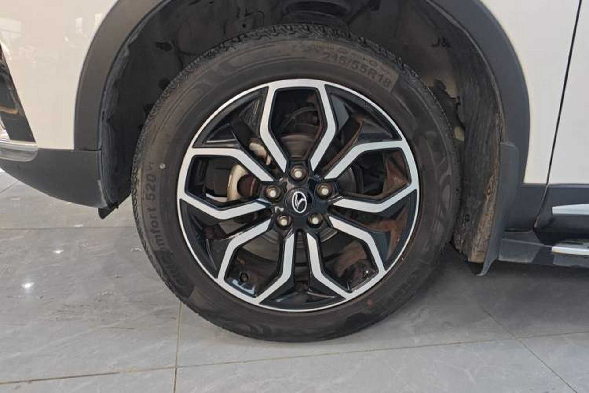 Used Soueast DX5 2021 1.5L Manual Deluxe Upgrade Version Left Front Wheel Hub