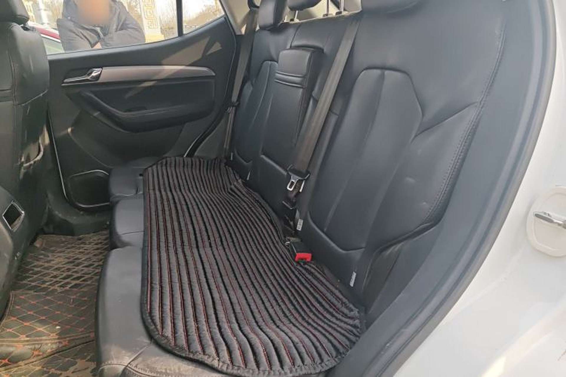 Used Soueast DX5 2021 1.5L Manual Luxury Version Left Rear Seat