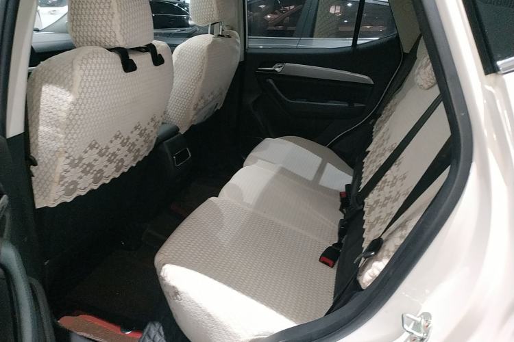 Used Soueast DX5 2021 1.5L Manual Deluxe Upgrade Version Left Rear Seat
