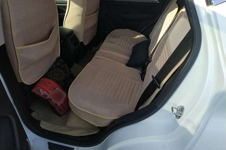 Used Soueast DX5 2021 1.5L Manual Deluxe Upgrade Version Left Rear Seat