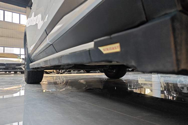 Used Soueast DX5 2021 1.5L Manual Deluxe Upgrade Version Left Side Sill