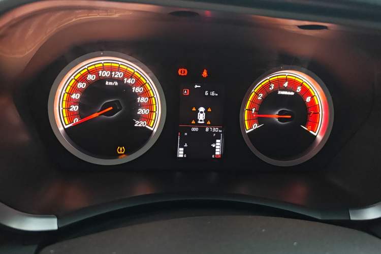 Used Soueast DX5 2021 1.5L Manual Deluxe Upgrade Version Odometer Close Up