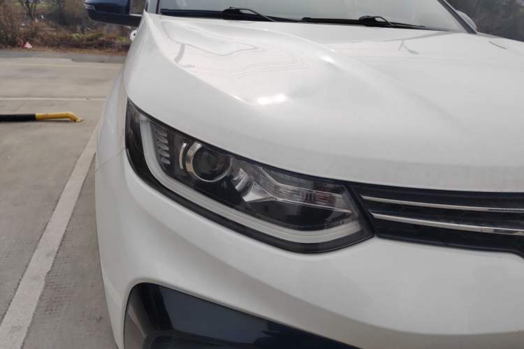 Used Soueast DX5 2021 1.5L Manual Luxury Version Right Front Headlight