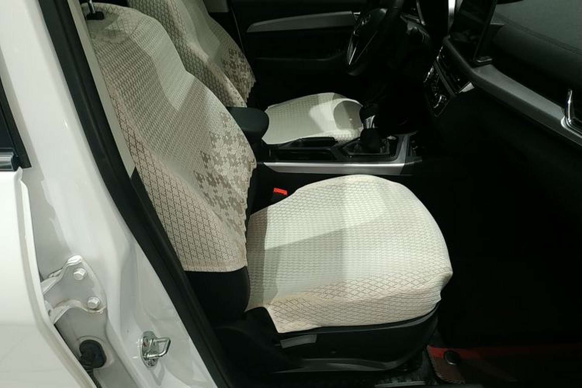 Used Soueast DX5 2021 1.5L Manual Deluxe Upgrade Version Right Front Seat